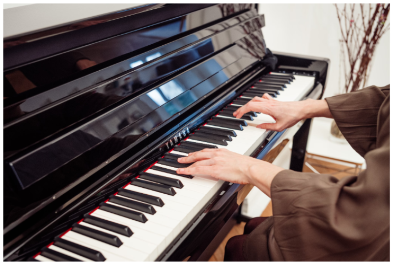 Piano numérique meublé Yamaha modèle CLP 785