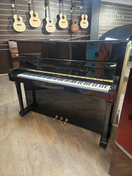 Piano droit d'occasion Rameau modèle Royal 122 noir brillant avec facilité de paiement