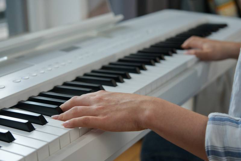 Piano numérique portable Kawai modèle ES520 dans l'Hérault