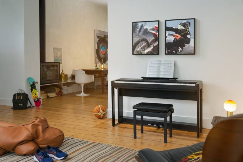 Piano numérique Kawai modèle ES920 équipé de son meuble et de son pédalier