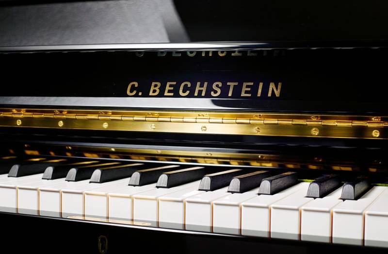 Piano droit haut de gamme C. Bechstein modèle Concert 8