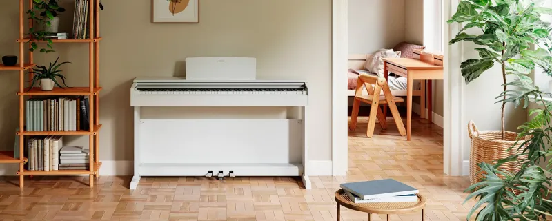 Piano numérique meublé Yamaha Arius modèle YDP 145 à Montpellier