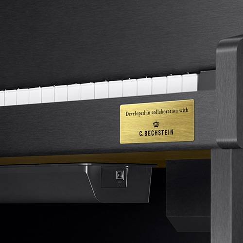 Piano numérique meublé Casio modèle GP310 collaboration avec C. Bechstein