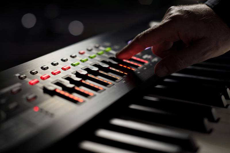 Piano numérique de scène Roland modèle RD 2000 EX