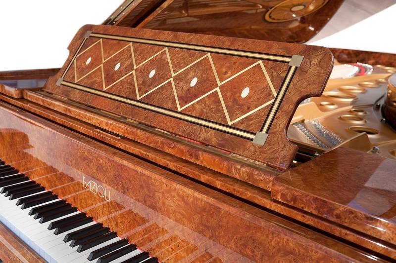 Piano à queue Fazioli modèle Red Elm
