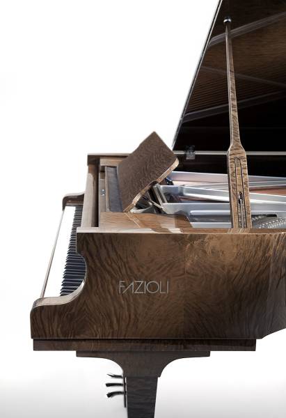 Piano à queue Fazioli modèle Tamo